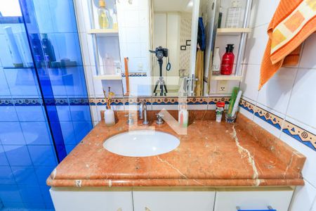 Apartamento à venda com 141m², 4 quartos e 3 vagasBanheiro da Suíte 3