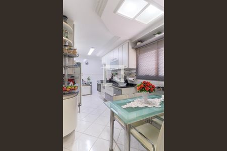 Apartamento à venda com 141m², 4 quartos e 3 vagasCozinha