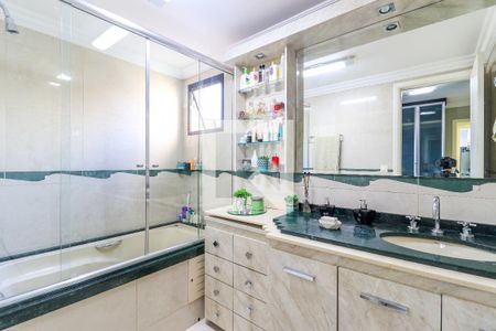 Apartamento à venda com 141m², 4 quartos e 3 vagasBanheiro da Suíte 1