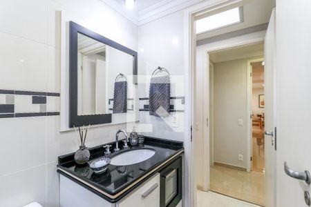 Apartamento à venda com 141m², 4 quartos e 3 vagasBanheiro da Suíte 2