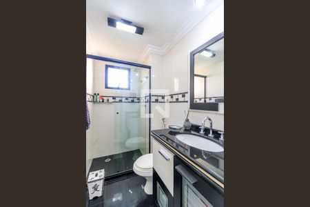 Apartamento à venda com 141m², 4 quartos e 3 vagasBanheiro da Suíte 2