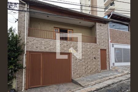Casa à venda com 150m², 3 quartos e 2 vagasFachada