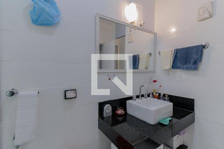 Apartamento à venda com 71m², 2 quartos e 1 vagaBanheiro Social