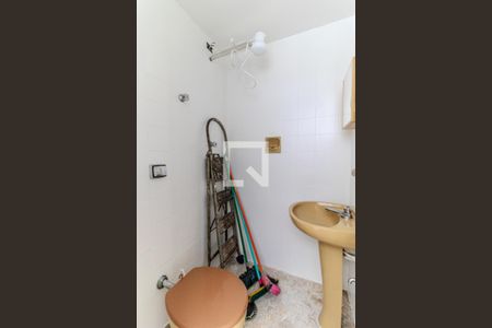 Apartamento para alugar com 167m², 4 quartos e 2 vagasBanheiro de Serviço