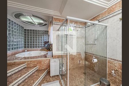 Casa à venda com 274m², 4 quartos e 4 vagas Casa à venda com 274m², 4 quartos e 4 vagasBanheiro