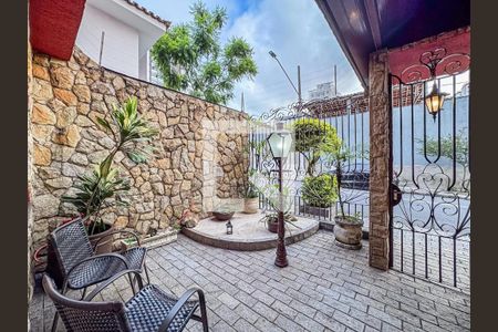 Casa à venda com 274m², 4 quartos e 4 vagas Casa à venda com 274m², 4 quartos e 4 vagasÁrea comum