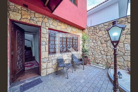 Casa à venda com 274m², 4 quartos e 4 vagas Casa à venda com 274m², 4 quartos e 4 vagasÁrea comum