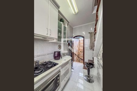 Casa à venda com 274m², 4 quartos e 4 vagas Casa à venda com 274m², 4 quartos e 4 vagasCozinha