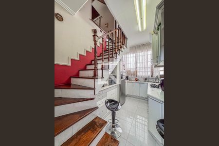 Casa à venda com 274m², 4 quartos e 4 vagas Casa à venda com 274m², 4 quartos e 4 vagasCozinha 2