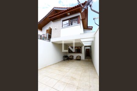 Casa para alugar com 141m², 3 quartos e 3 vagasFachada