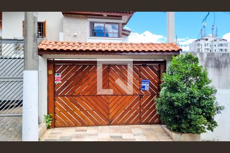 Casa para alugar com 141m², 3 quartos e 3 vagasFachada