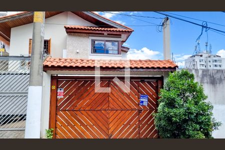 Casa para alugar com 141m², 3 quartos e 3 vagasFachada