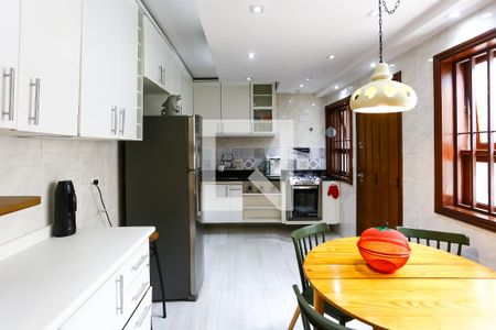 Casa para alugar com 141m², 3 quartos e 3 vagasCozinha