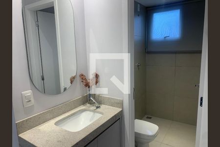 Apartamento à venda com 73m², 3 quartos e 2 vagasTocador e banho social decorado