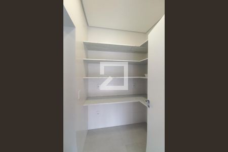 Casa de condomínio à venda com 360m², 3 quartos e 4 vagas Casa de condomínio à venda com 360m², 3 quartos e 4 vagasDespensa