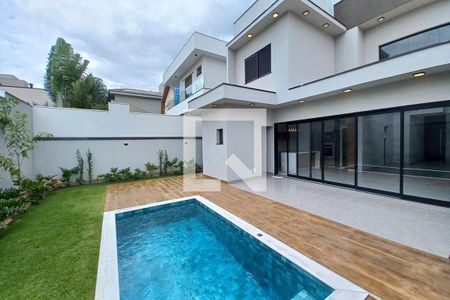 Casa de condomínio à venda com 360m², 3 quartos e 4 vagas Casa de condomínio à venda com 360m², 3 quartos e 4 vagasÁrea comum - Piscina