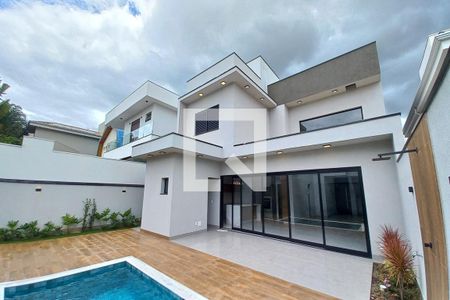 Casa de condomínio à venda com 360m², 3 quartos e 4 vagas Casa de condomínio à venda com 360m², 3 quartos e 4 vagasÁrea comum