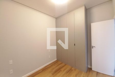 Casa de condomínio à venda com 360m², 3 quartos e 4 vagas Casa de condomínio à venda com 360m², 3 quartos e 4 vagasQuarto 2 - Suíte