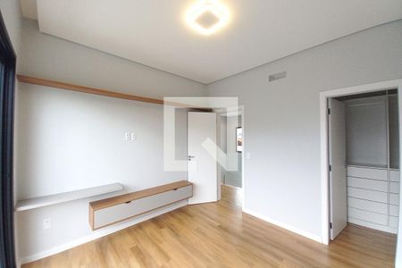 Casa de condomínio à venda com 360m², 3 quartos e 4 vagas Casa de condomínio à venda com 360m², 3 quartos e 4 vagasQuarto 1 - Suíte