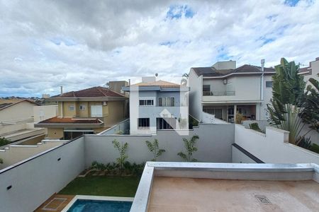 Casa de condomínio à venda com 360m², 3 quartos e 4 vagas Casa de condomínio à venda com 360m², 3 quartos e 4 vagasVista da Suíte 3