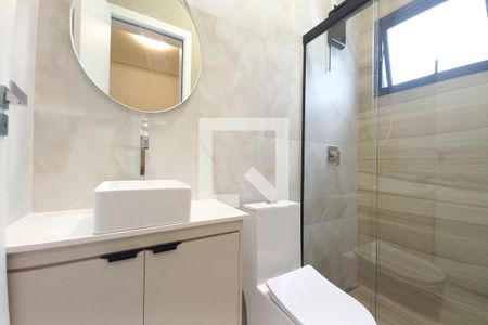 Casa de condomínio à venda com 360m², 3 quartos e 4 vagas Casa de condomínio à venda com 360m², 3 quartos e 4 vagasBanheiro da Suíte 2