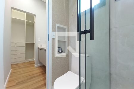 Casa de condomínio à venda com 360m², 3 quartos e 4 vagas Casa de condomínio à venda com 360m², 3 quartos e 4 vagasBanheiro da Suíte 1