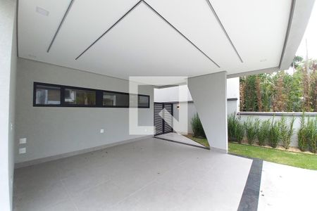 Casa de condomínio à venda com 360m², 3 quartos e 4 vagas Casa de condomínio à venda com 360m², 3 quartos e 4 vagasGaragem