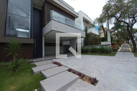 Casa de condomínio à venda com 360m², 3 quartos e 4 vagas Casa de condomínio à venda com 360m², 3 quartos e 4 vagasFachada do Prédio