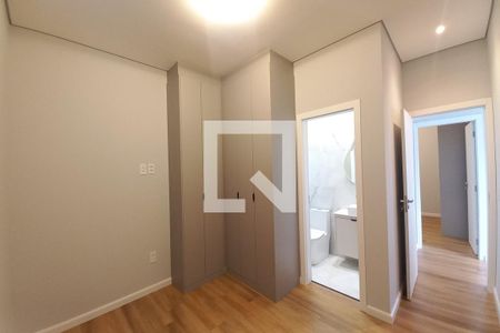 Casa de condomínio à venda com 360m², 3 quartos e 4 vagas Casa de condomínio à venda com 360m², 3 quartos e 4 vagasQuarto 3 - Suíte