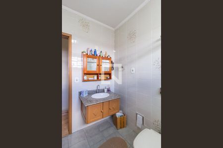 Casa à venda com 215m², 3 quartos e 2 vagasBanheiro