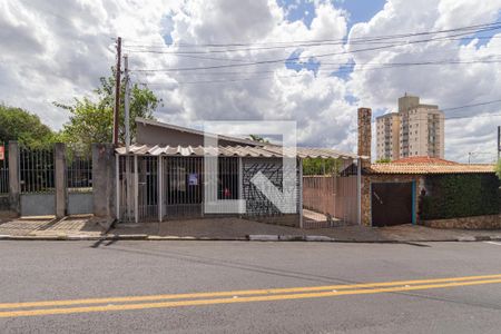 Casa à venda com 215m², 3 quartos e 2 vagasFachada