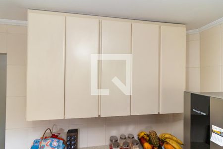 Casa à venda com 75m², 2 quartos e 2 vagasCozinha - Armários