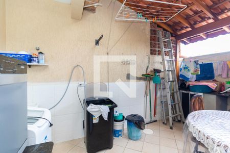 Casa à venda com 75m², 2 quartos e 2 vagasÁrea de Serviço