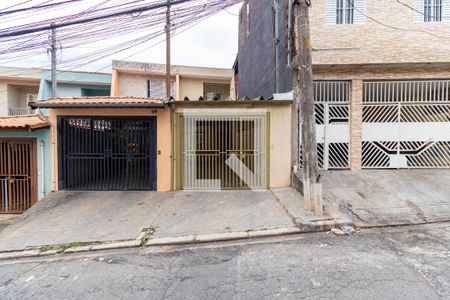 Casa à venda com 75m², 2 quartos e 2 vagasFachada