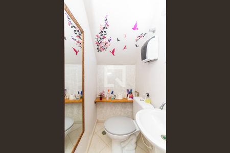 Casa à venda com 75m², 2 quartos e 2 vagasLavabo