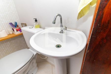 Casa à venda com 75m², 2 quartos e 2 vagasLavabo