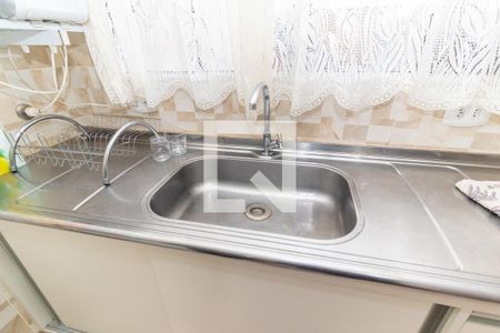 Casa à venda com 75m², 2 quartos e 2 vagasCozinha - Torneira