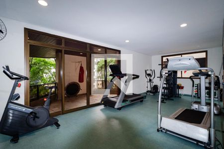 Apartamento para alugar com 196m², 3 quartos e 4 vagas Apartamento para alugar com 196m², 3 quartos e 4 vagasAcademia