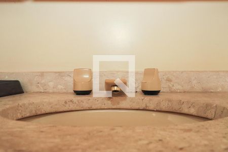 Apartamento para alugar com 196m², 3 quartos e 4 vagas Apartamento para alugar com 196m², 3 quartos e 4 vagasBanheiro da Suíte 2