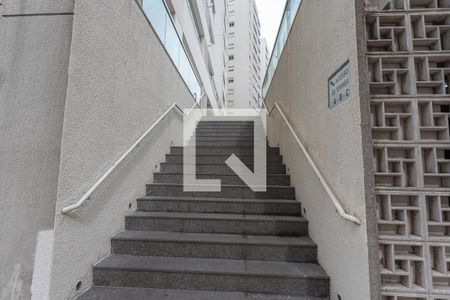 Apartamento à venda com 85m², 3 quartos e 2 vagasEscada