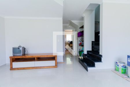 Sala de casa de condomínio para alugar com 3 quartos, 200m² em Vila Carrão, São Paulo