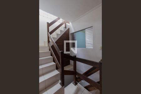 Casa para alugar com 158m², 2 quartos e sem vagaEscada