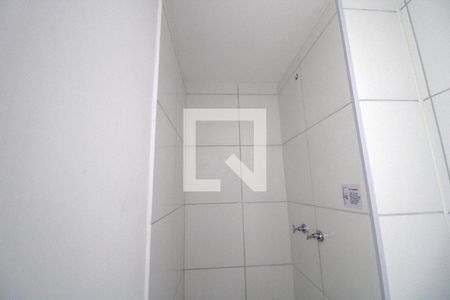 Banheiro de apartamento à venda com 2 quartos, 38m² em Vila Isa, São Paulo