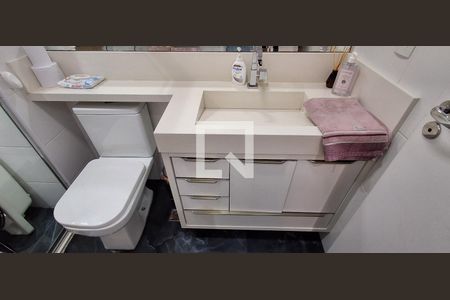 Apartamento à venda com 66m², 3 quartos e 2 vagas Apartamento à venda com 66m², 3 quartos e 2 vagasBanheiro 2