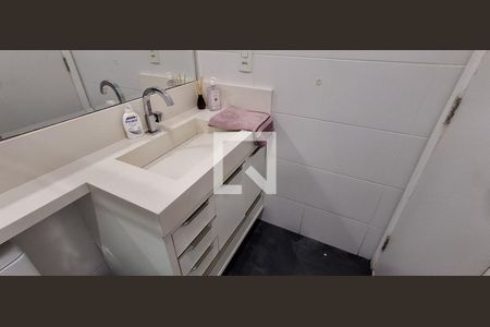 Apartamento à venda com 66m², 3 quartos e 2 vagas Apartamento à venda com 66m², 3 quartos e 2 vagasBanheiro 2