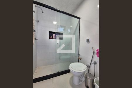 Casa de condomínio à venda com 400m², 5 quartos e 4 vagasBanheiro de serviço