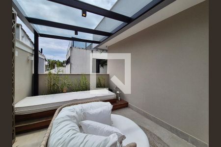 Casa de condomínio à venda com 400m², 5 quartos e 4 vagasVaranda da suite 2