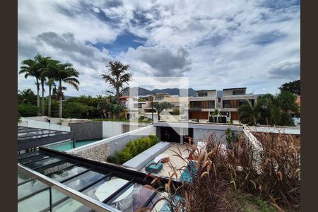 Casa de condomínio à venda com 400m², 5 quartos e 4 vagasVaranda das suites 3 e 4 - vista