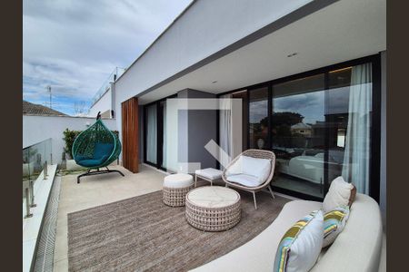 Casa de condomínio à venda com 400m², 5 quartos e 4 vagasVaranda das suites 3 e 4