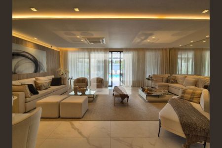 Casa de condomínio à venda com 400m², 5 quartos e 4 vagasSala